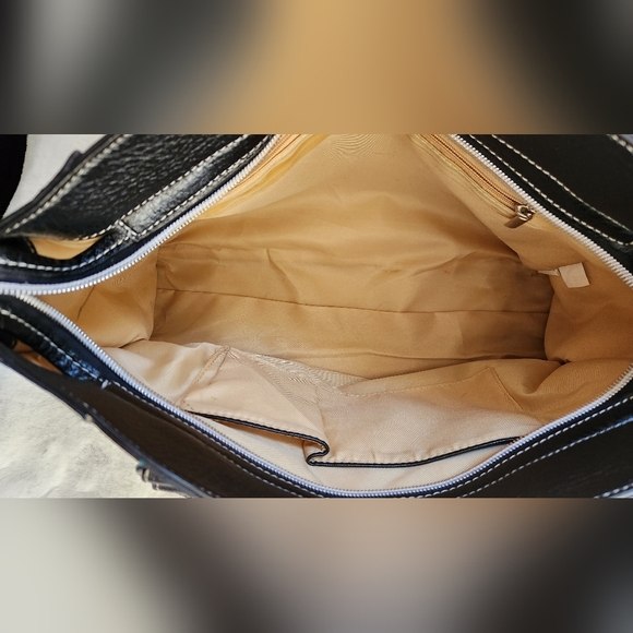 Black and white handbag with tassels - Picture 6 of 11